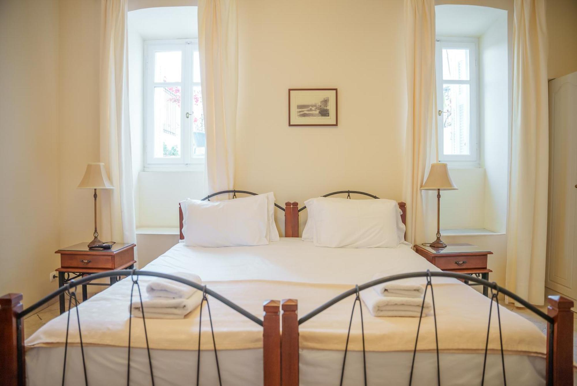 Archontiko Eleni Hotel Ándros Habitación foto